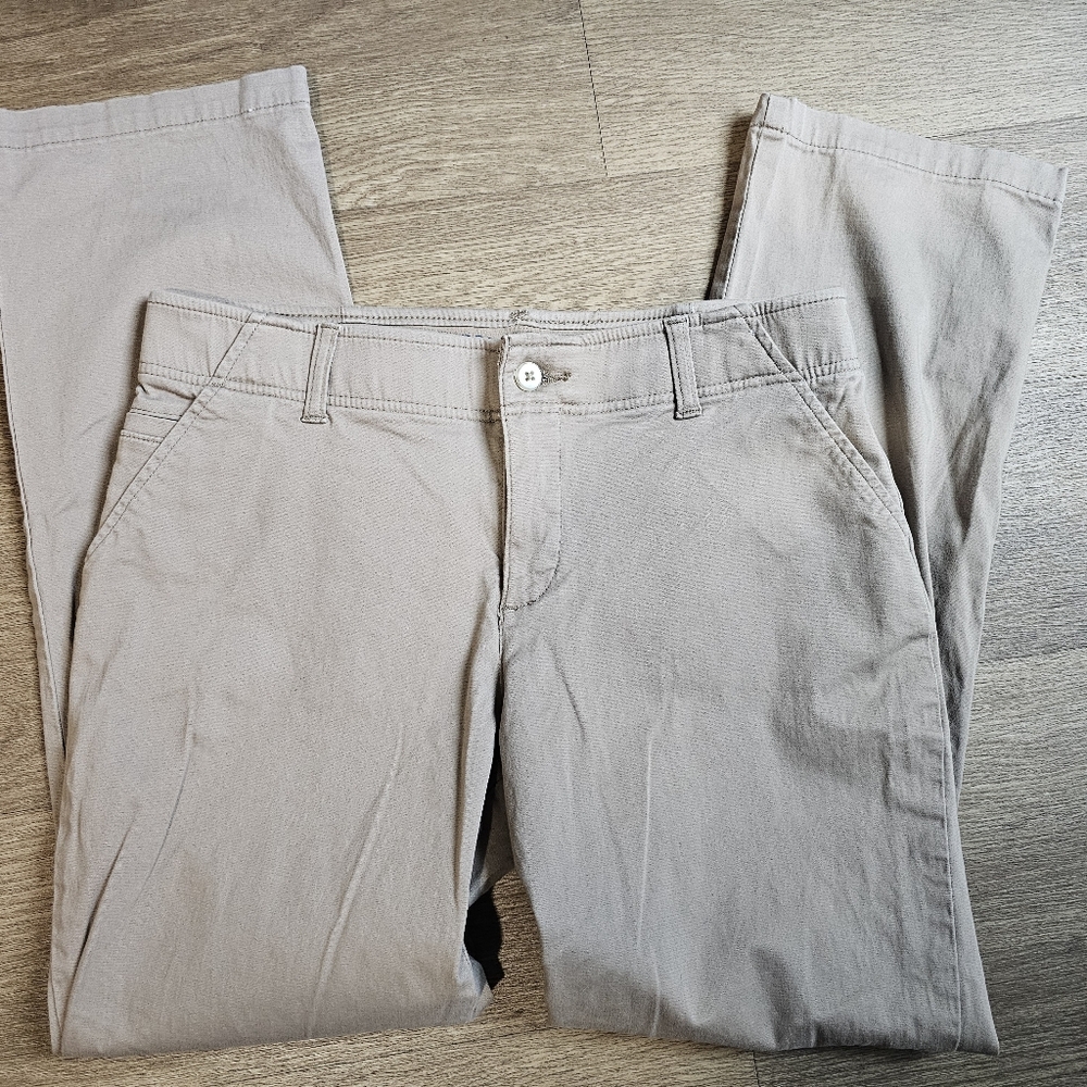 Lee Riders Everyday Chino Pants in Beige